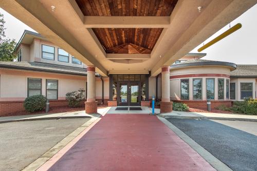 Monterey Park Rehabilitation & Health Care Center | 4600 Little Blue Pkwy, Independence, MO 64057, USA | Phone: (816) 795-7888