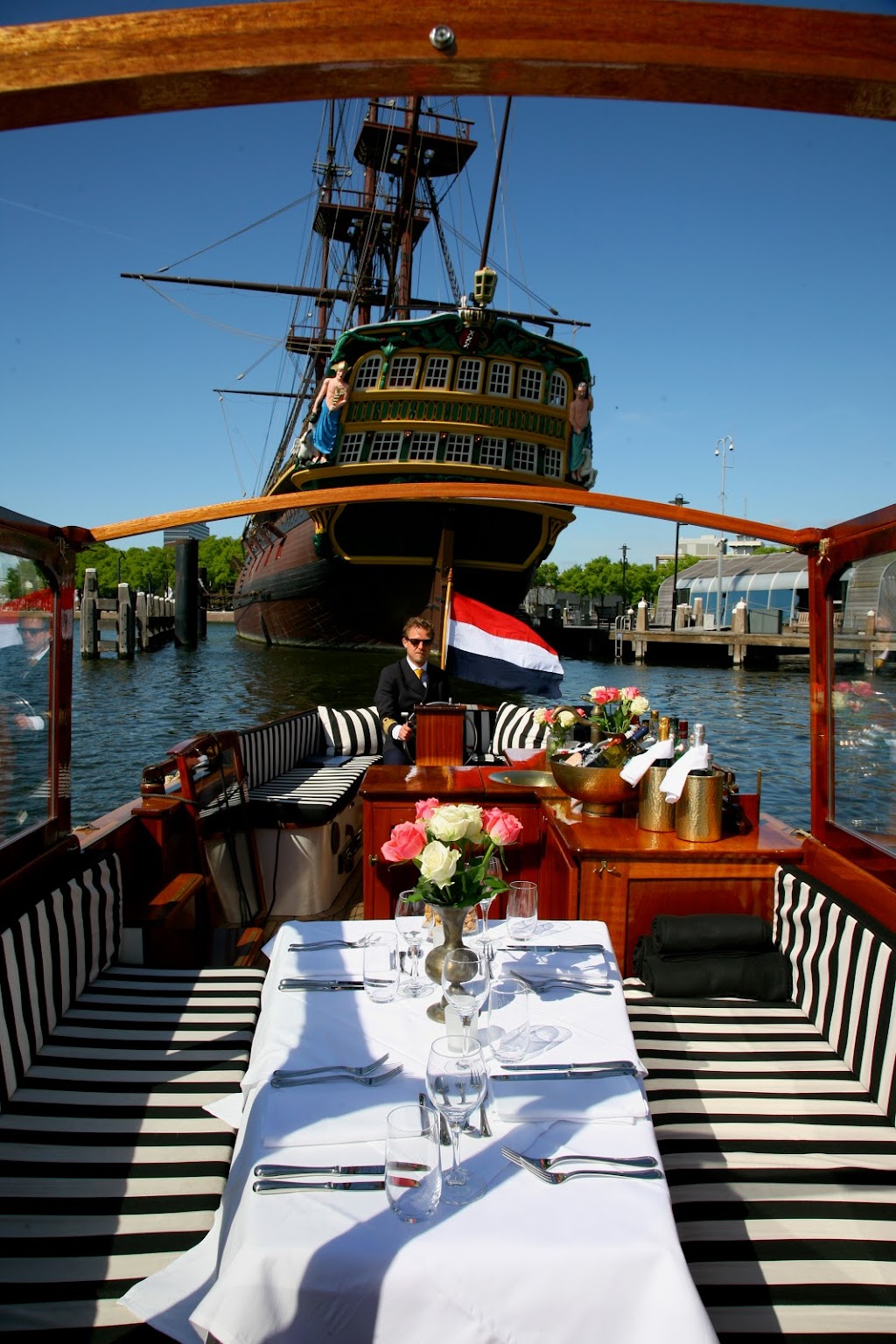 Private Canal Cruises | Singel 235HS, 1012 WE Amsterdam, Netherlands | Phone: 06 53993066