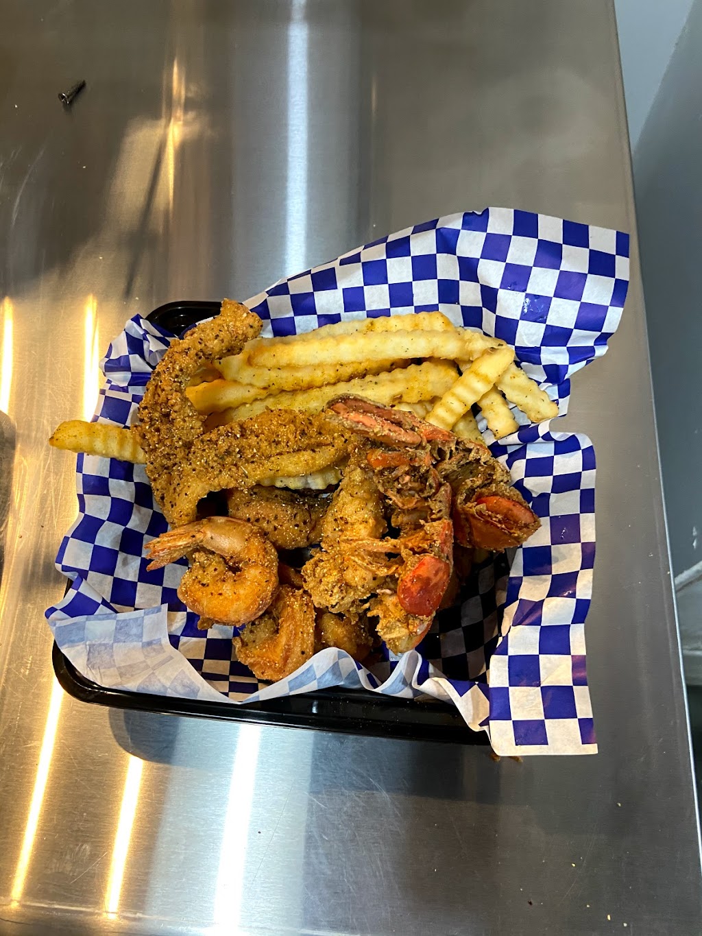 Off Da Hook Fish House | 3440 W Slauson Ave, Los Angeles, CA 90043, USA | Phone: (323) 792-4662