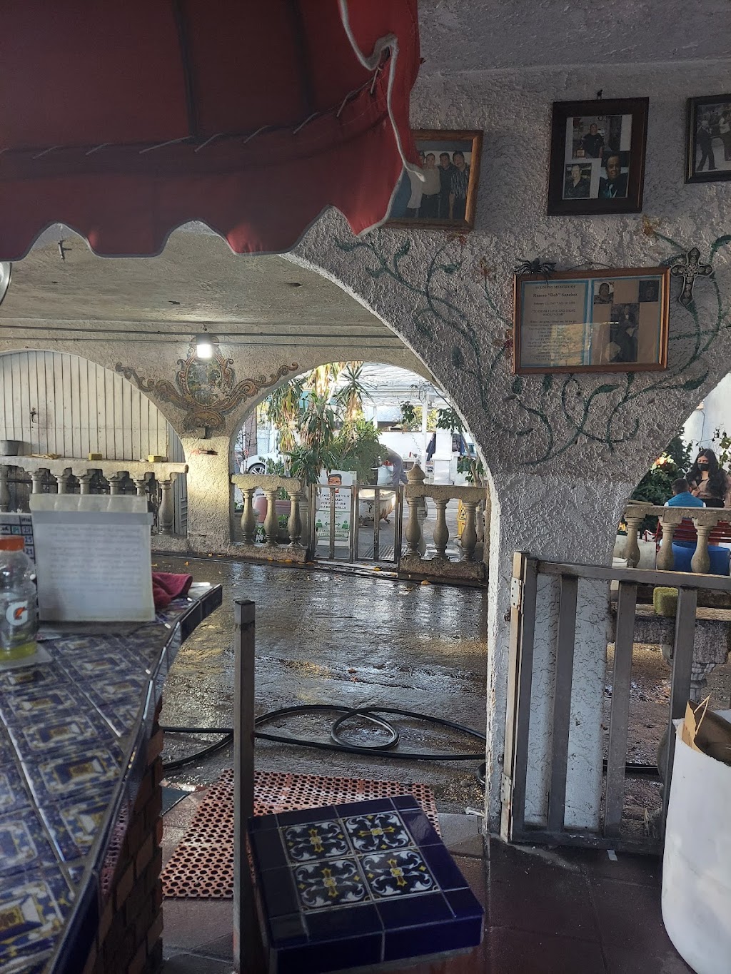 Bob's Hand Car Wash in 3629 Whittier Blvd, Los Angeles, CA 90023, USA