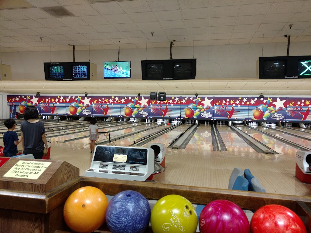 Bowl America Burke | 5615 Guinea Rd, Burke, VA 22015, USA | Phone: (703) 425-9303