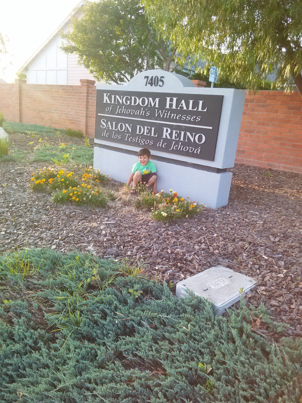 Kingdom Hall of Jehovahs Witnesses | 7405 Lemon Hill Ave, Sacramento, CA 95824, USA | Phone: (916) 387-6676