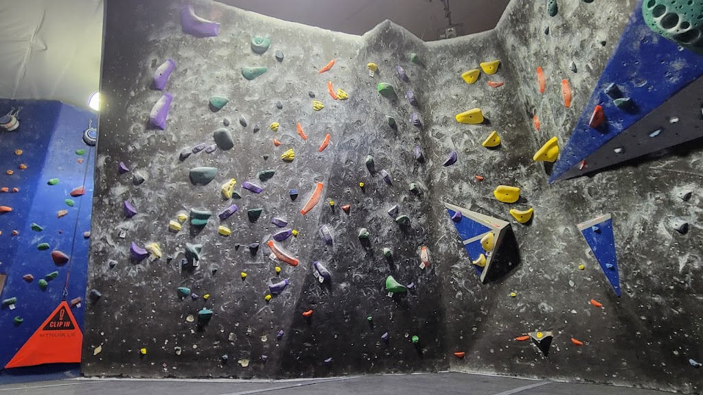 Hangar 18 Indoor Climbing Gym - Arcadia | 305 N Santa Anita Ave, Arcadia, CA 91006 | Phone: (626) 538-4081