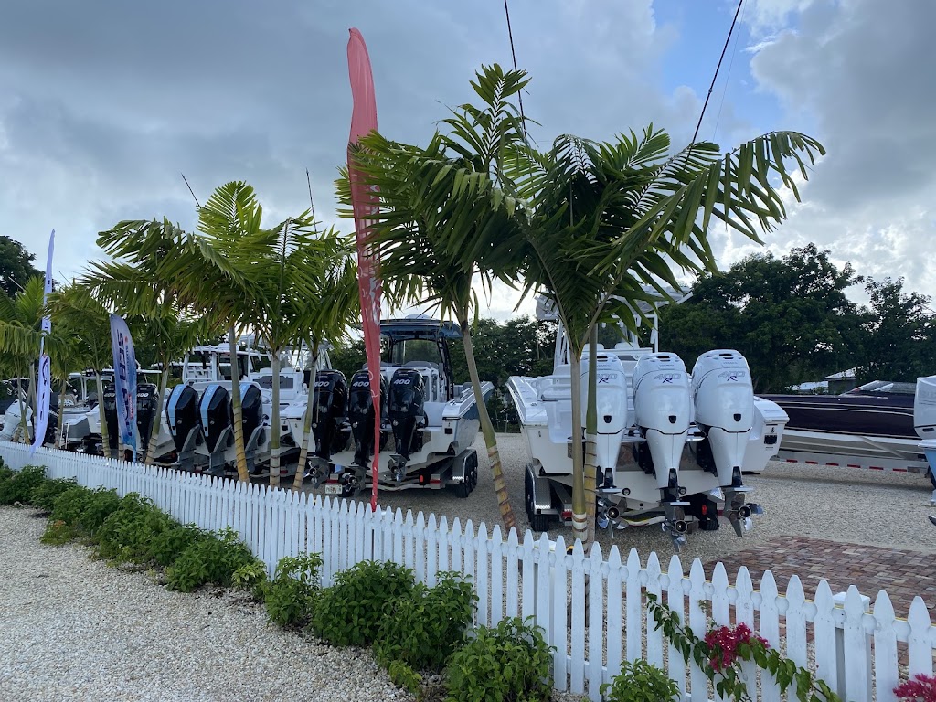 Big Thunder Key Largo | 106309 Overseas Hwy, Key Largo, FL 33037, USA | Phone: (305) 964-8961