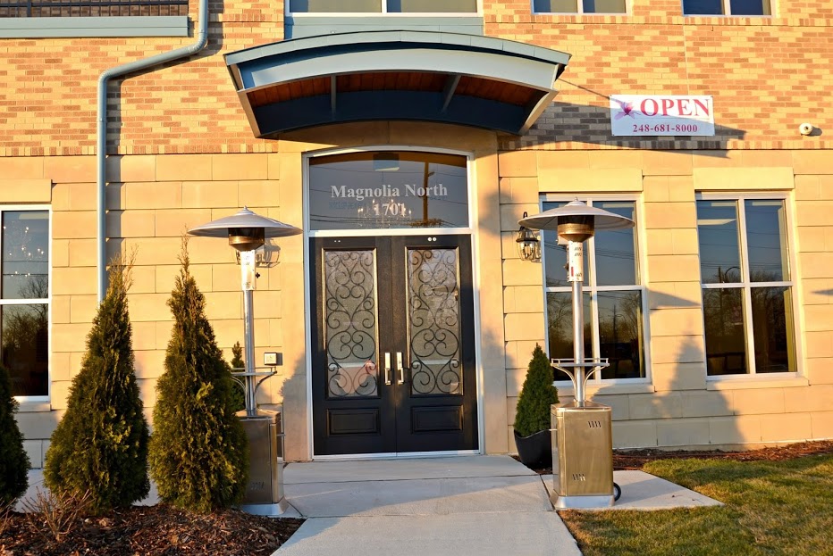 Magnolia by the Lakes | 1700 Cass Lake Rd, Keego Harbor, MI 48320, USA | Phone: (248) 681-8000