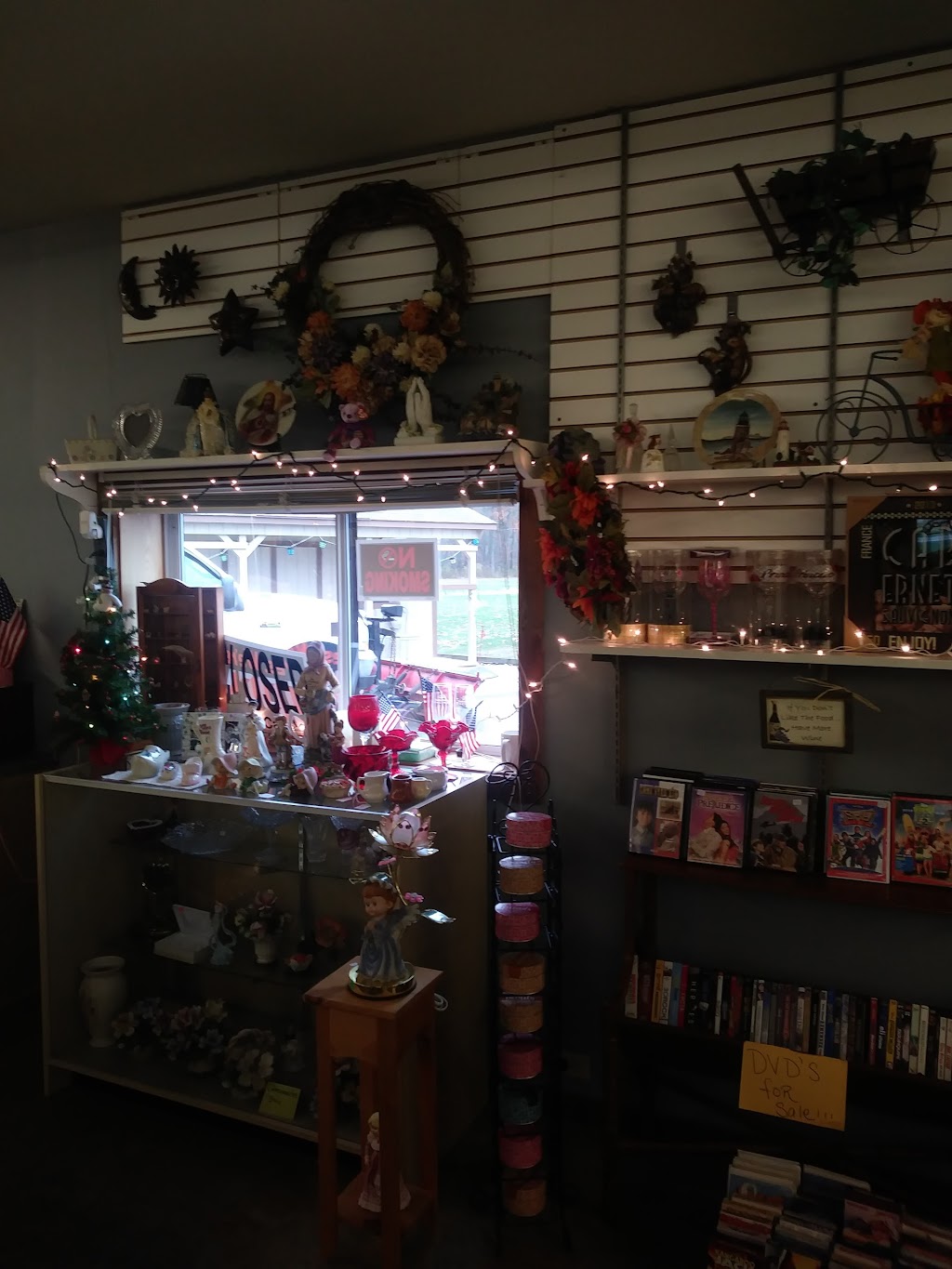 Lisas Treasure Barn | 2460 Union Ave SE, Minerva, OH 44657, USA | Phone: (330) 248-3647