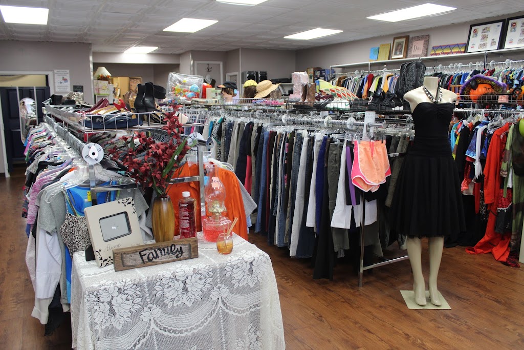 The Thrifty Lark | 1204 Ferris Ave suite b, Waxahachie, TX 75165, USA | Phone: (972) 923-0778