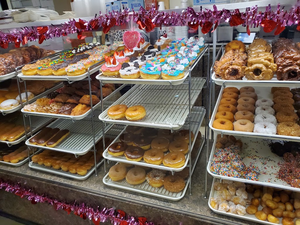 Judy’s Donuts | 1365 N Willow Ave, Clovis, CA 93619, USA | Phone: (559) 322-1951