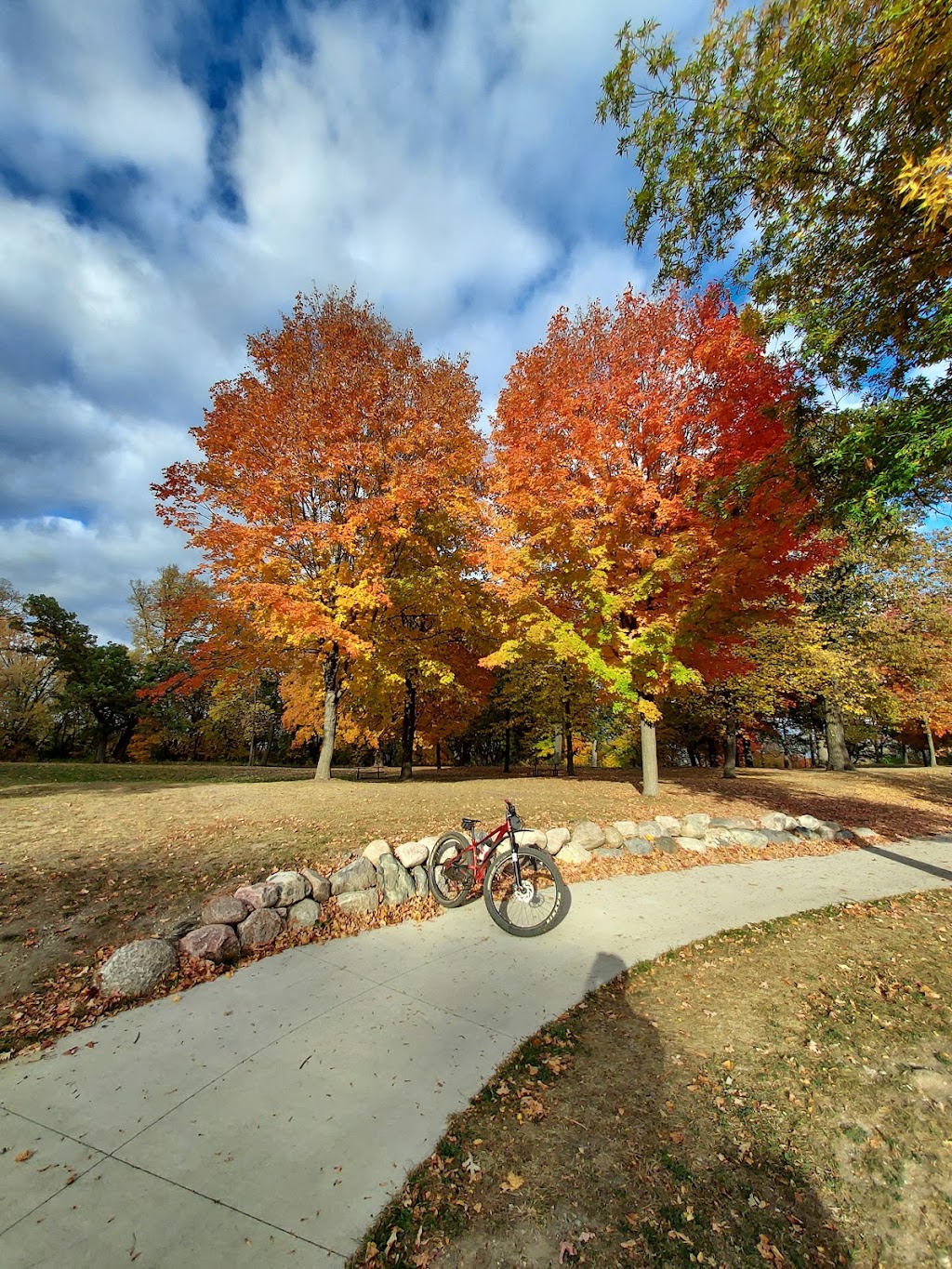 Lake Rebecca Singletrack Trailhead | 9831 Rebecca Park Trail, Rockford, MN 55373, USA | Phone: (612) 720-6434