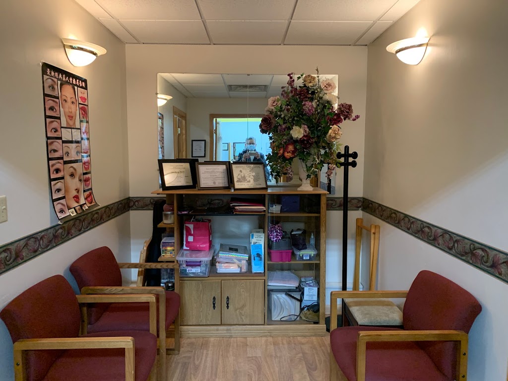 Hair Designs Unlimited | 1703 Snelling Ave N, Falcon Heights, MN 55113, USA | Phone: (651) 644-3211