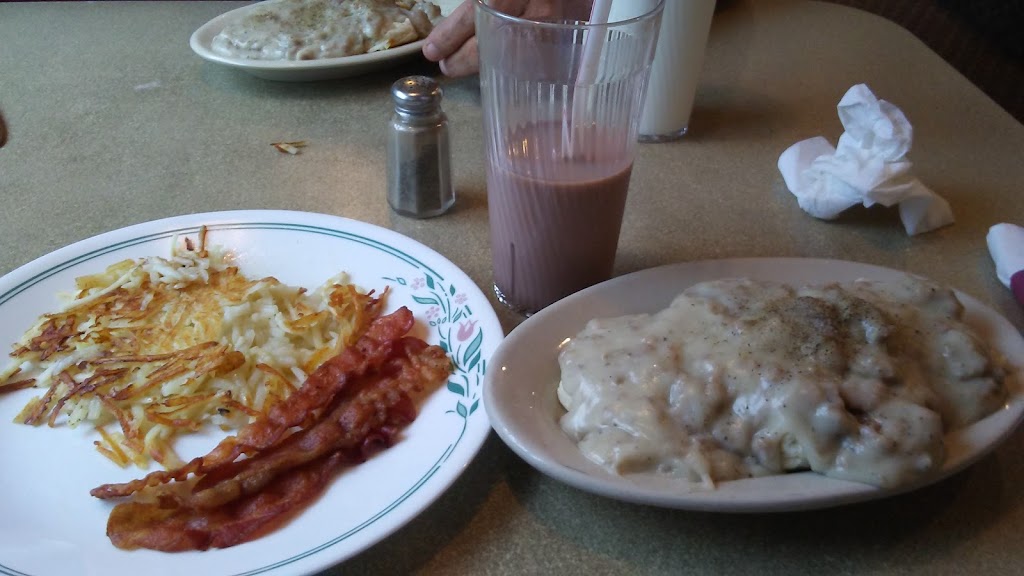 Janets Diner | 12805 North St, Dillsboro, IN 47018 | Phone: (812) 432-5410