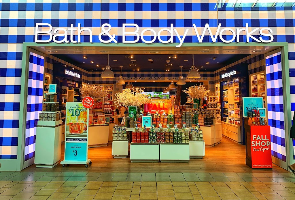 Bath & Body Works | 400 Commons Way, Bridgewater Township, NJ 08807, USA | Phone: (908) 575-0665