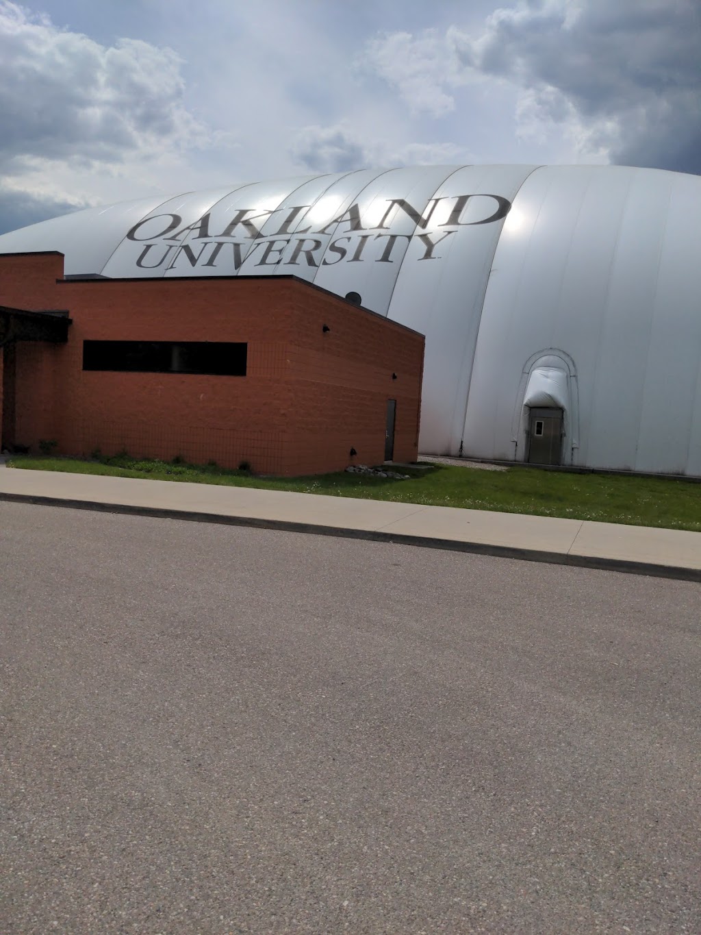 Total Sports Oakland University | 877 Pioneer Dr, Rochester, MI 48309, USA | Phone: (248) 669-9817
