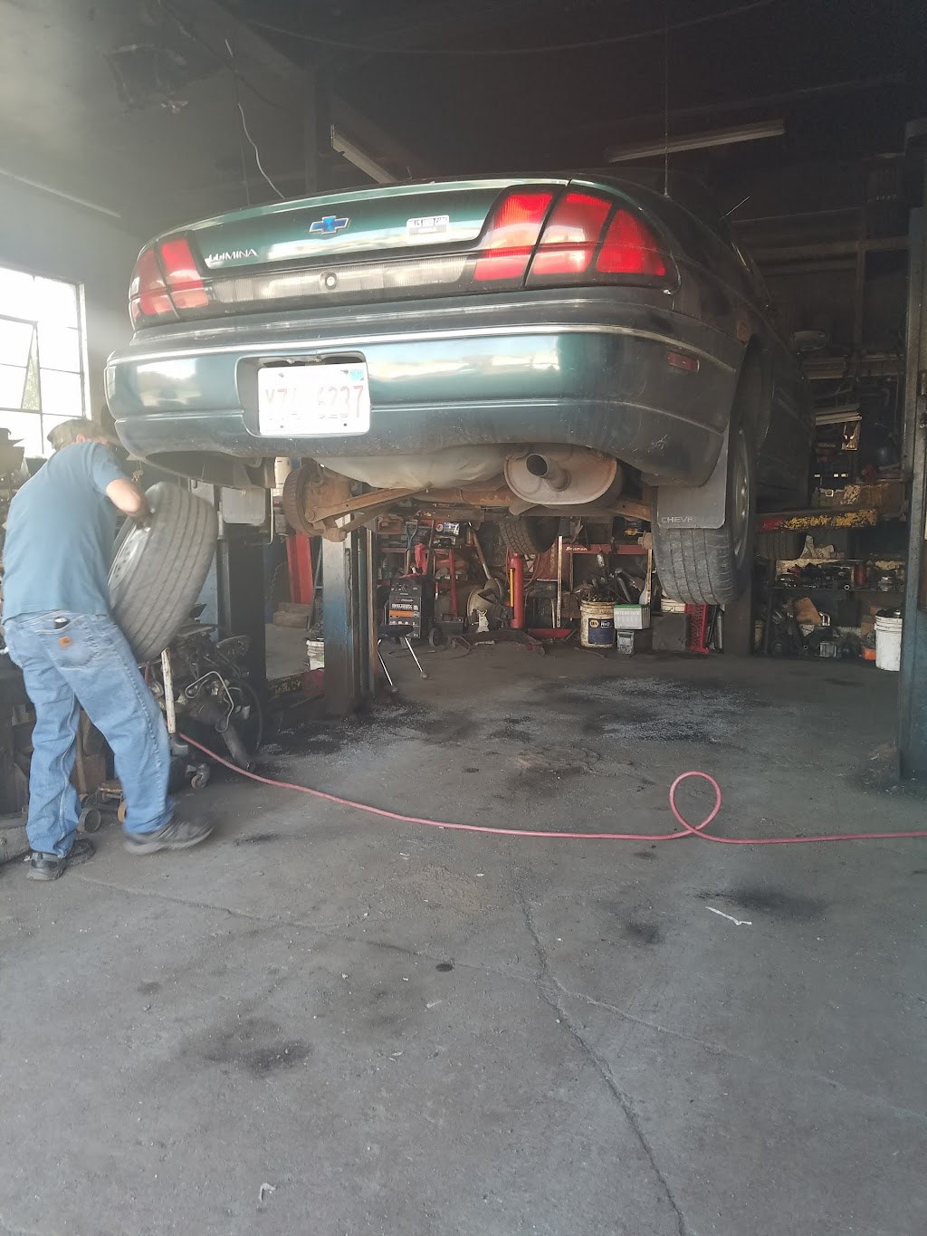Jones Auto Repair & Towing | 1701 S Anthony Blvd, Fort Wayne, IN 46803, USA | Phone: (260) 424-6786