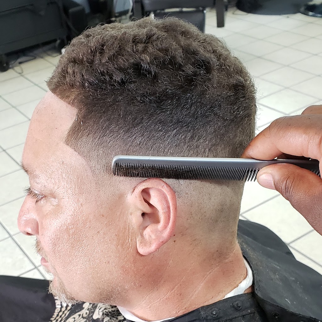 Upper Level Cuts & Styles | 606 E Pembroke Ave, Hampton, VA 23669, USA | Phone: (757) 726-7888