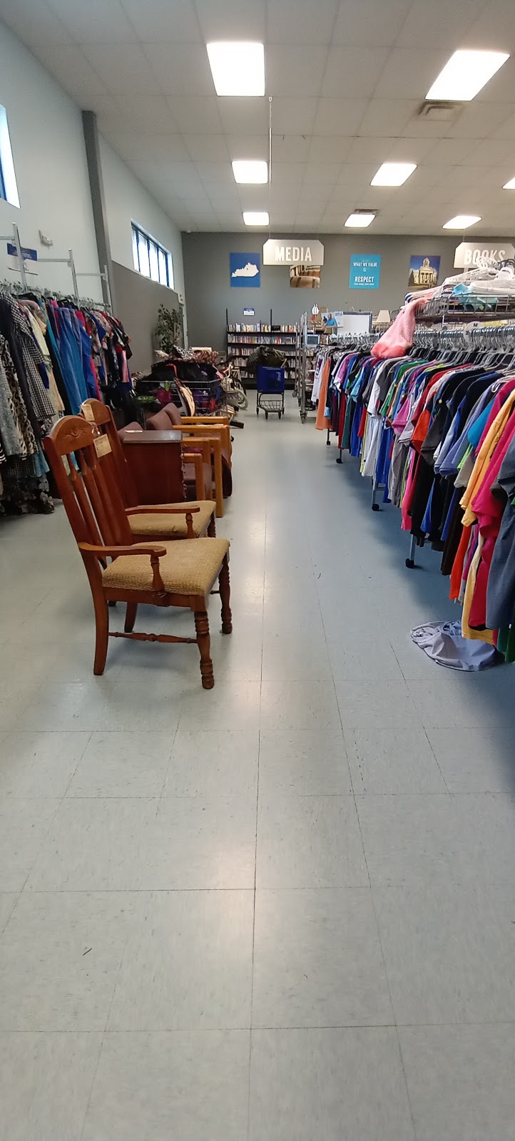 Goodwill - store  | Photo 2 of 9 | Address: 1240 Anderson Crossing Dr, Lawrenceburg, KY 40342, USA | Phone: (502) 859-4451