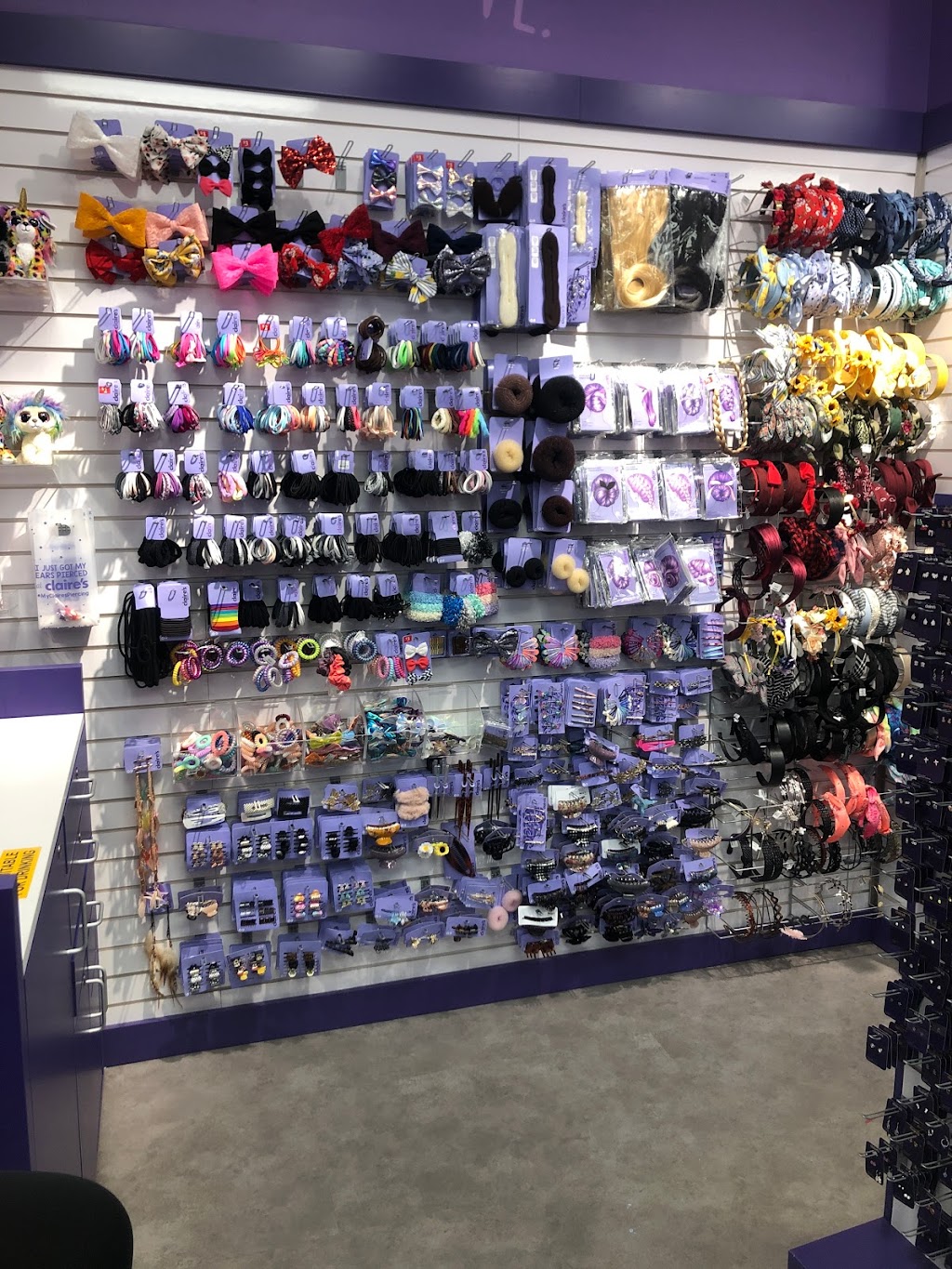 Claires Walmart | 8101 Old Carriage Ct ROOM 700, Shakopee, MN 55379, USA | Phone: (952) 496-1425