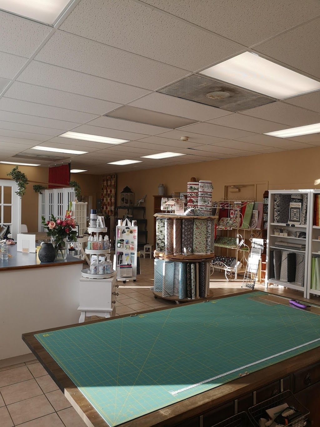 Thimble Quilts and Sewing Company | 1599 Front Rd, Windsor, ON N9J 2B5, Canada | Phone: (519) 970-9670