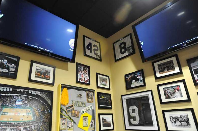 Clubhouse Racebook | 711 Central Ave, Albany, NY 12206, USA | Phone: (518) 446-4010