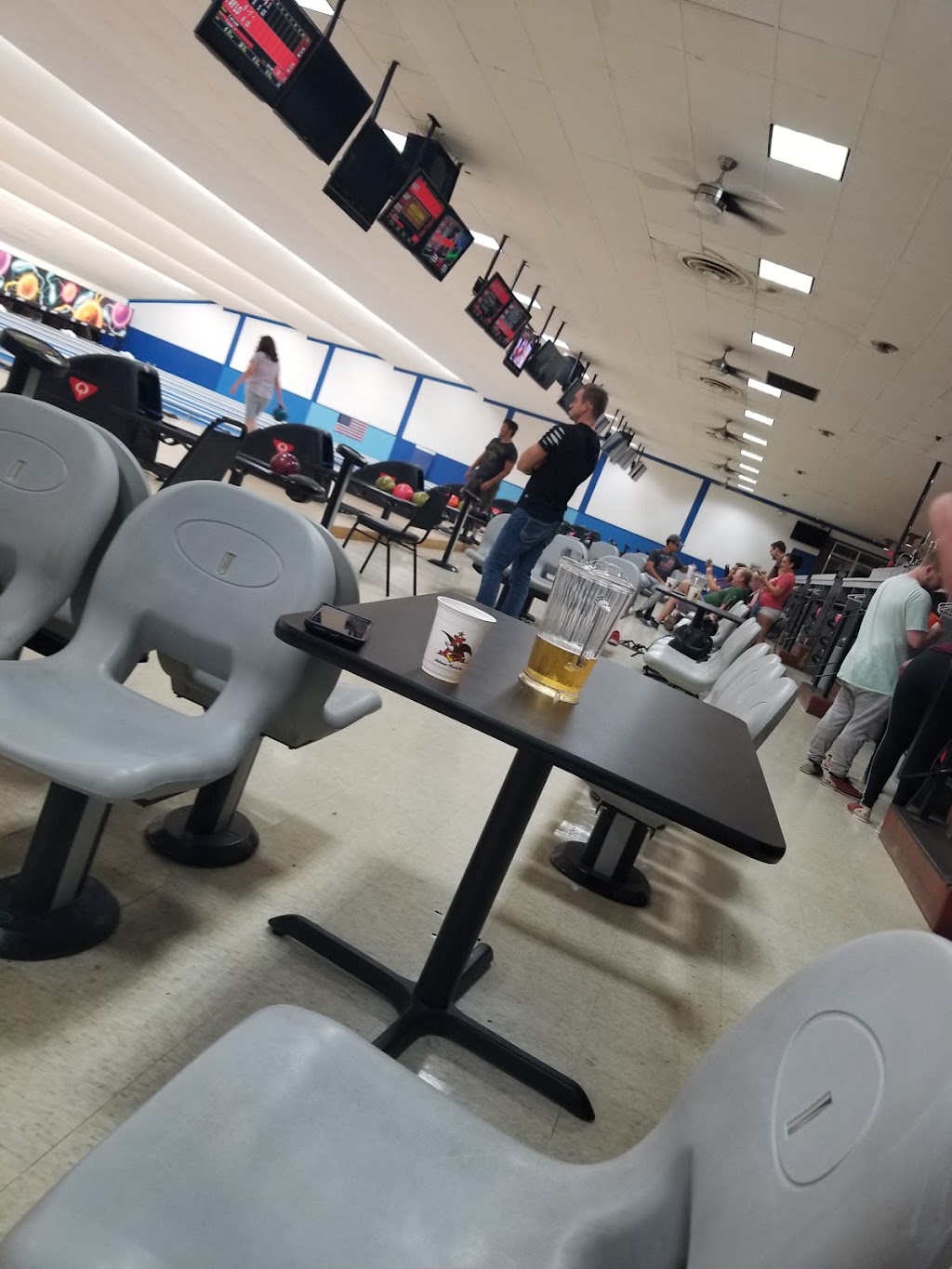 Du Bowl Lanes | 2711 Lemay Ferry Rd, St. Louis, MO 63125, USA | Phone: (314) 892-3900