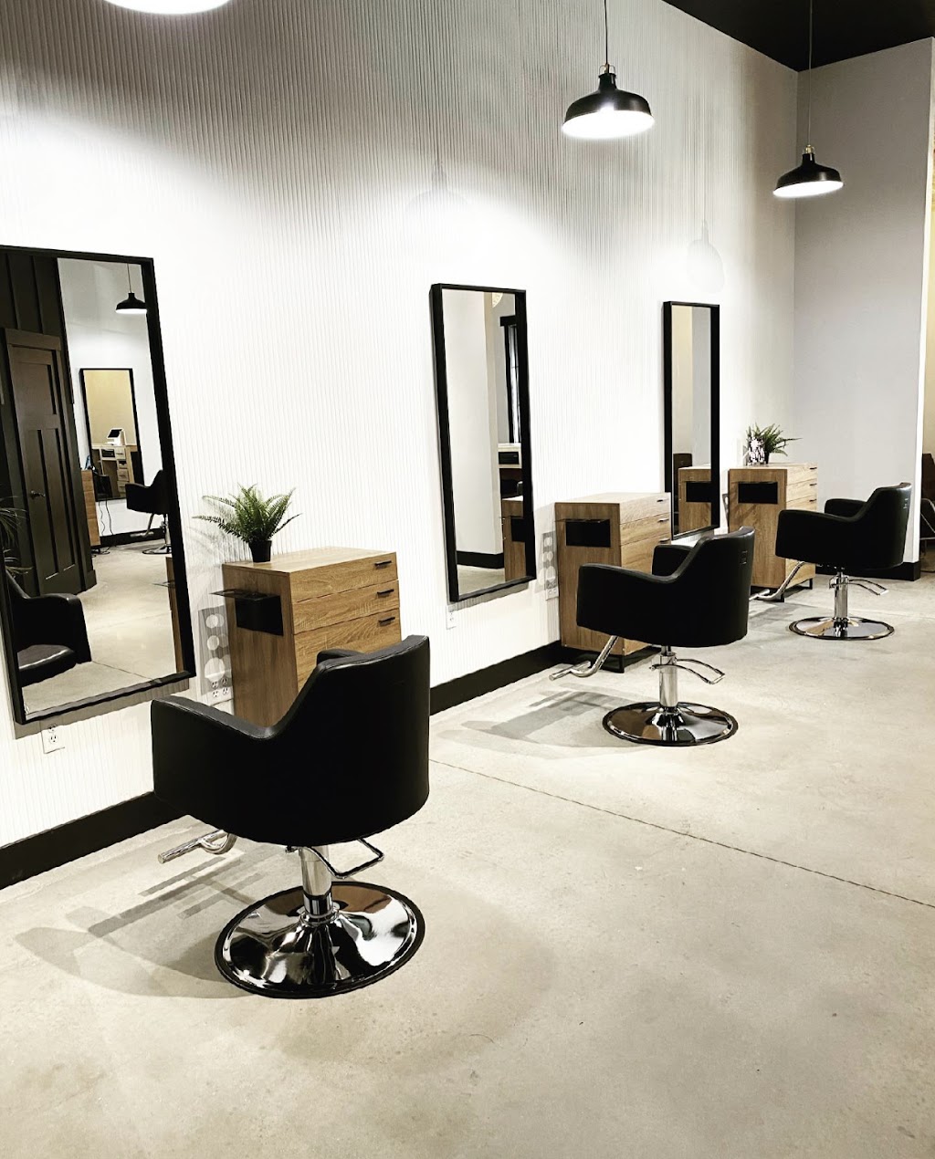 Salon FOUR | 0920 IN-5 suite B, Shipshewana, IN 46565, USA | Phone: (260) 499-0413