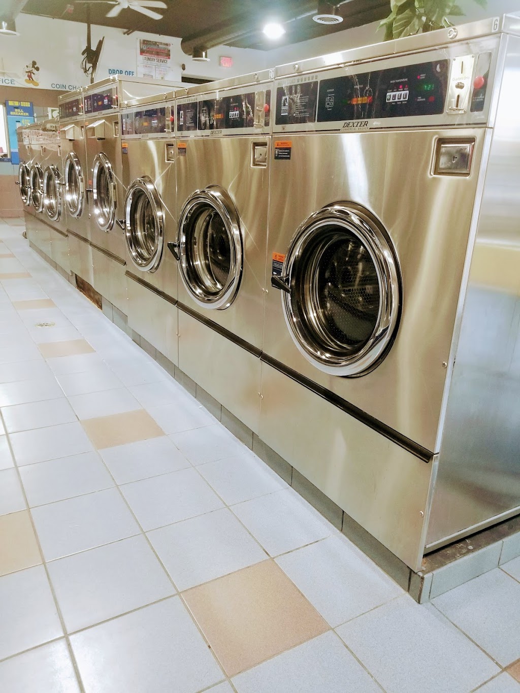 Community Laundromat | 1623 Sheridan Rd, North Chicago, IL 60064, USA | Phone: (224) 306-9716