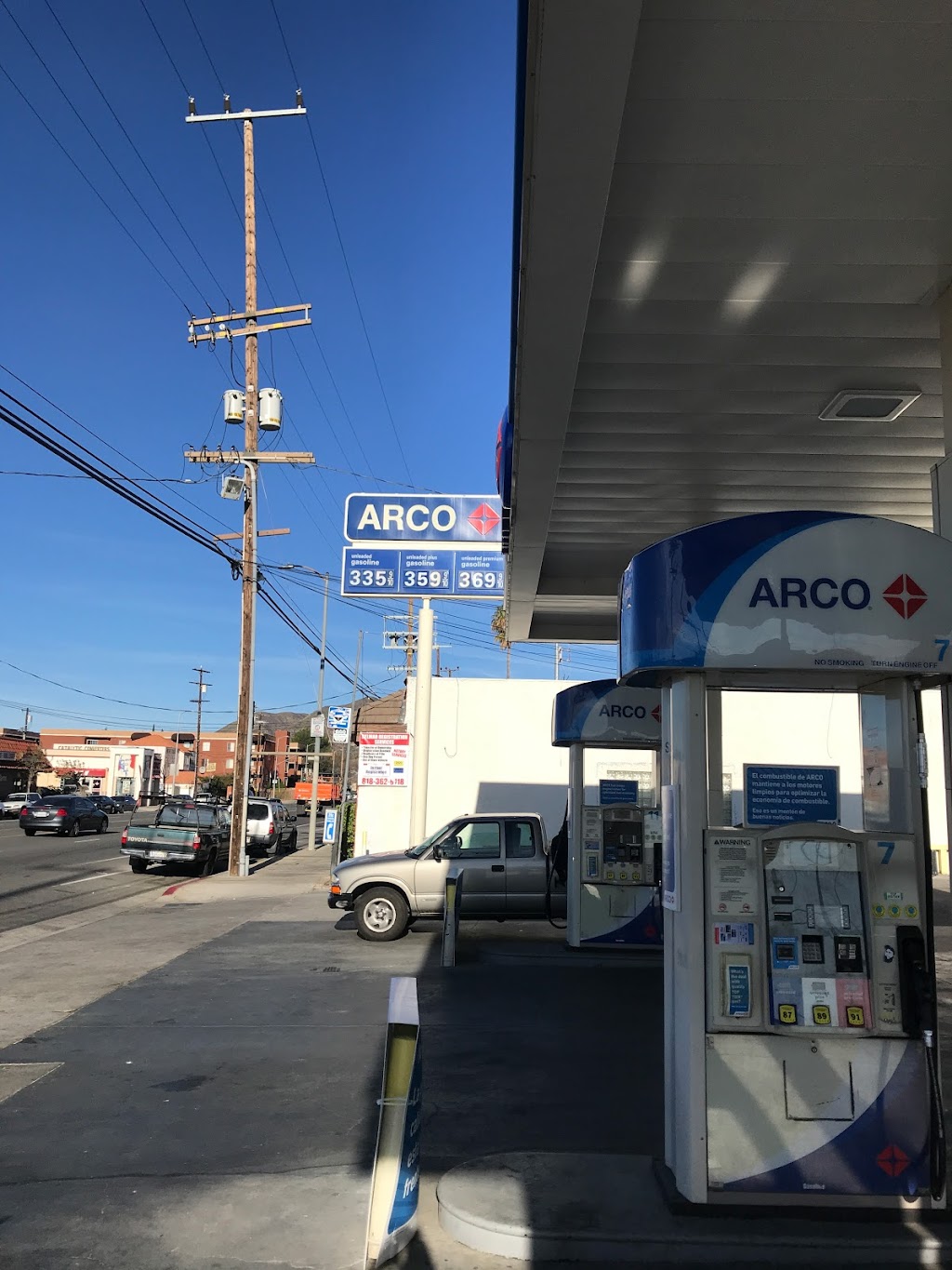 ARCO | 13883 Foothill Blvd, Sylmar, CA 91342, USA | Phone: (818) 367-5484