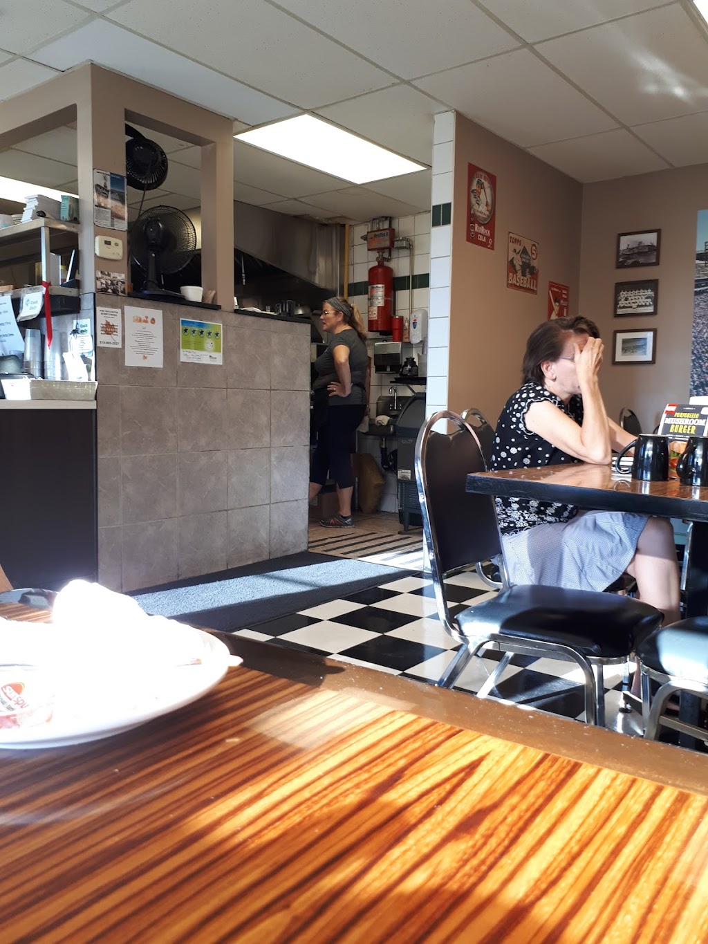 Outfield Diner | 601 Centre St #3, Belle River, ON N0R 1A0, Canada | Phone: (519) 728-9918