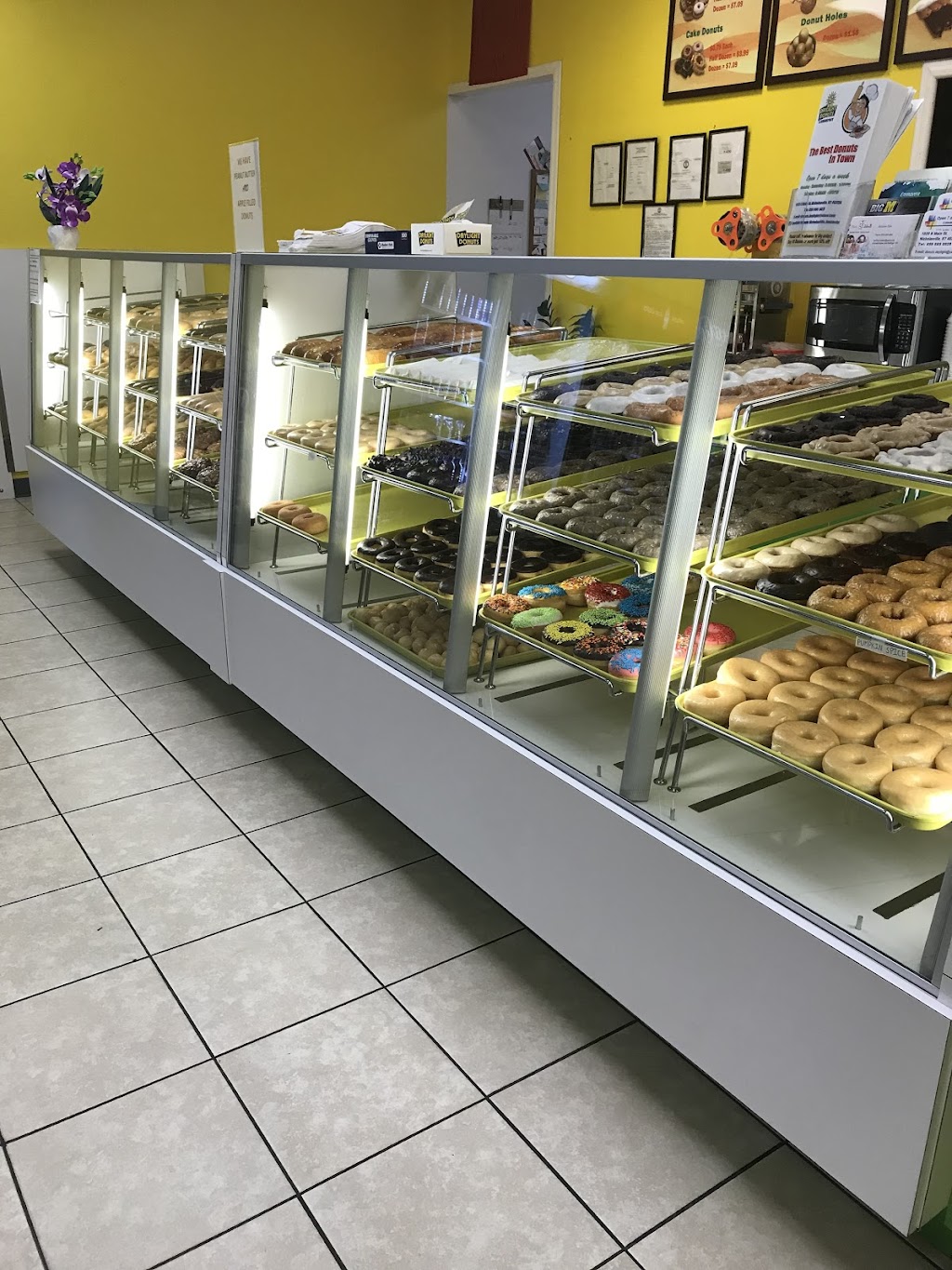 Daylight Donuts | 1020 N Main St # 2, Nicholasville, KY 40356, USA | Phone: (859) 885-0028