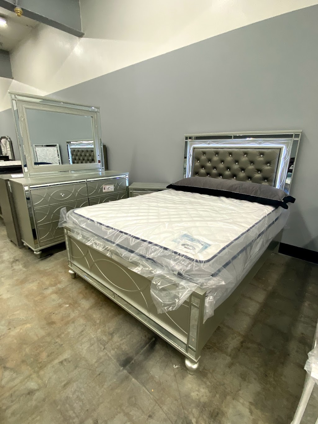 Jacks Mattress and Furniture | 9185 Magnolia Ave, Riverside, CA 92503, USA | Phone: (951) 525-3250