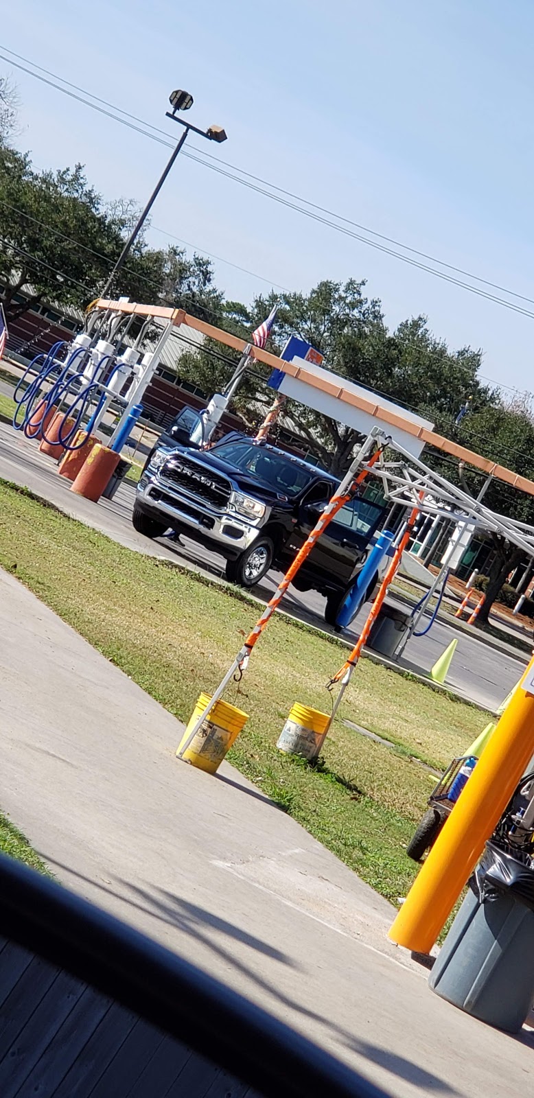 Clean Ride Car Wash | 1509 S Gordon St, Alvin, TX 77511, USA | Phone: (281) 824-4137