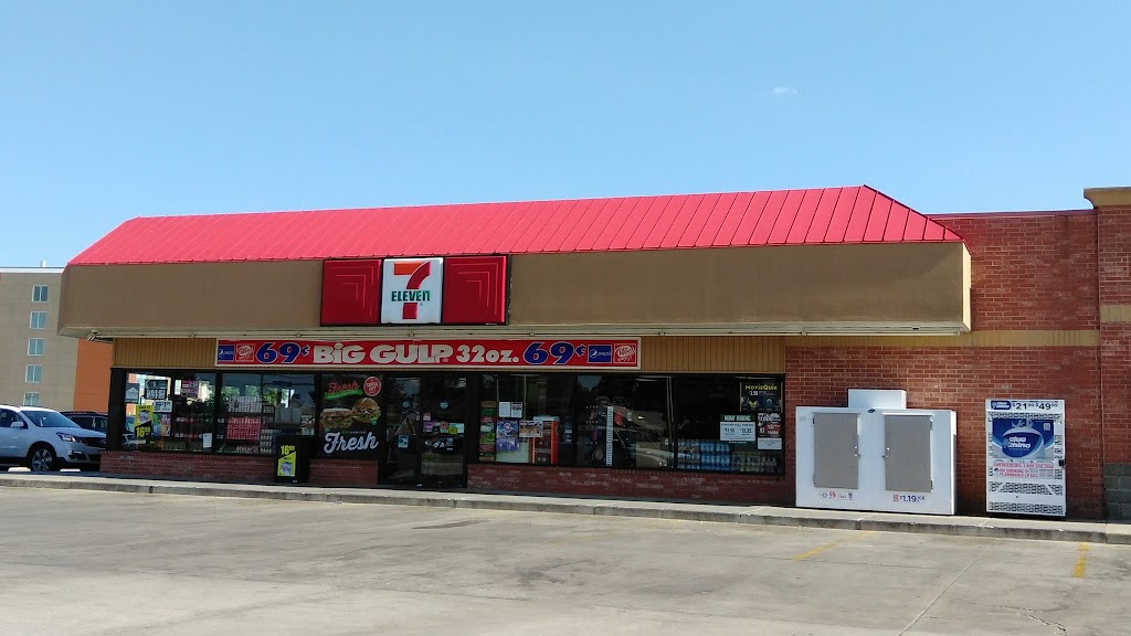 7-Eleven | 642 NW 12th St, Moore, OK 73160, USA | Phone: (405) 793-1310