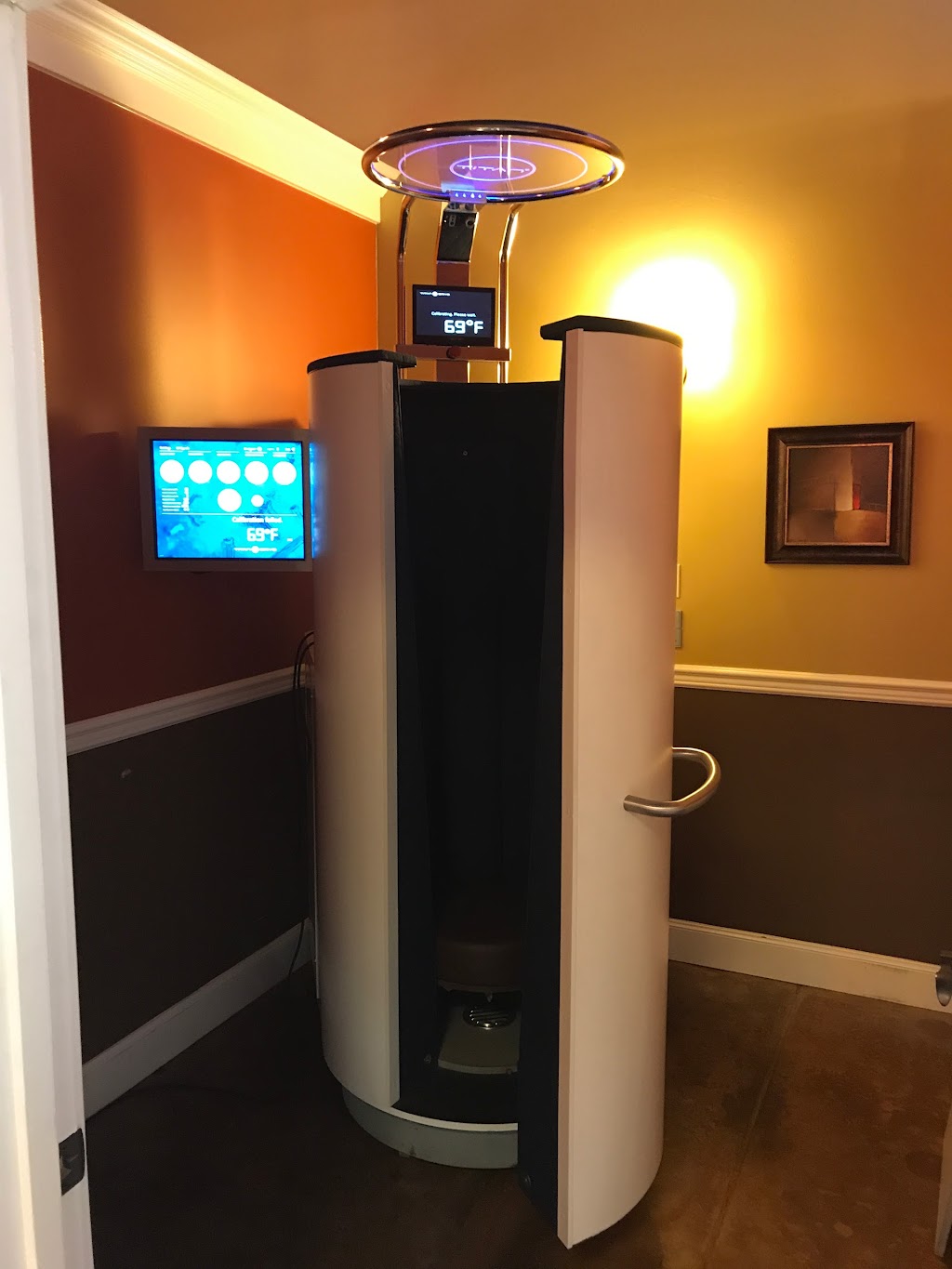 Lux Tan & Cryotherapy - Portland Mall | 1026 SE 96th Ave, Portland, OR 97216, USA | Phone: (503) 253-1160
