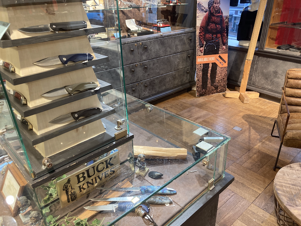 The Old Man Knives and Tools | Damstraat 16, 1012 JM Amsterdam, Netherlands | Phone: 020 627 0043