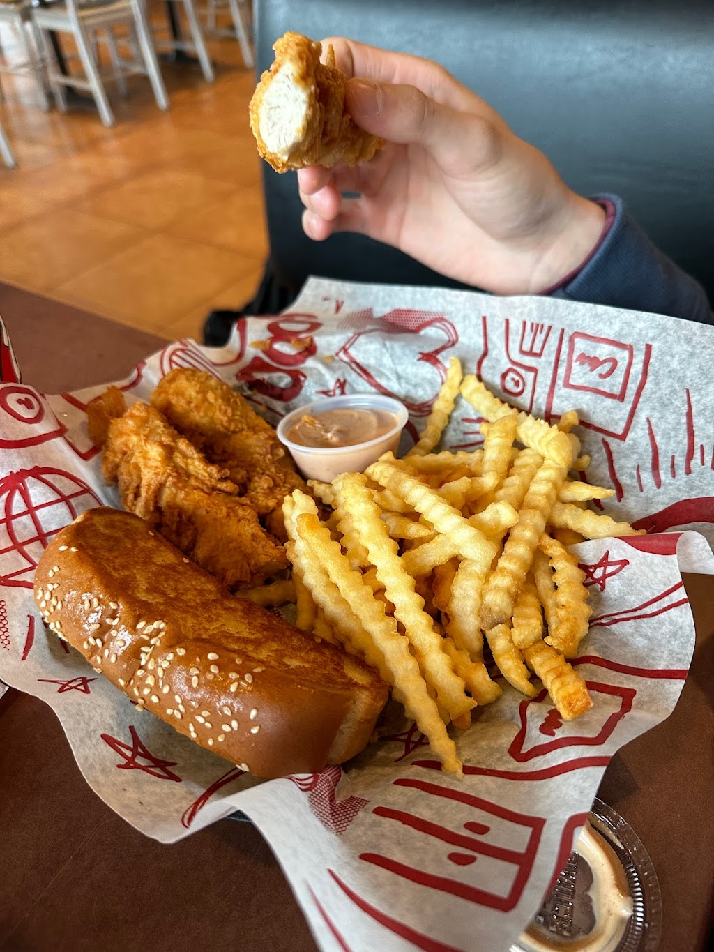 Raising Canes Chicken Fingers | 5455 Dressler Rd NW, North Canton, OH 44720, USA | Phone: (330) 437-1150