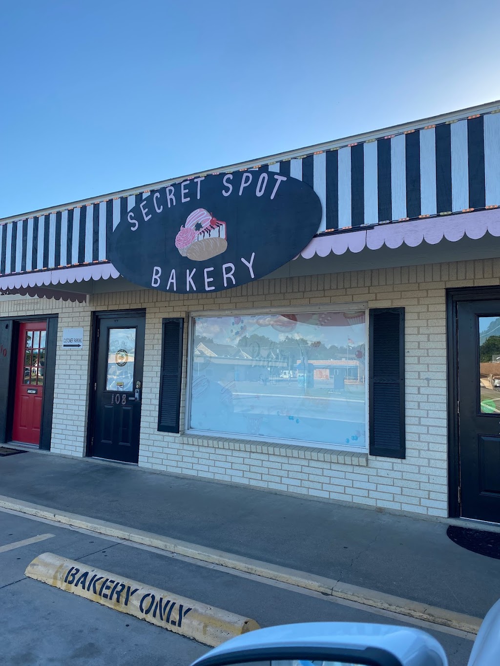 Secret Spot Bakery | 108 Old Betsy Rd, Keene, TX 76059, USA | Phone: (682) 558-9438