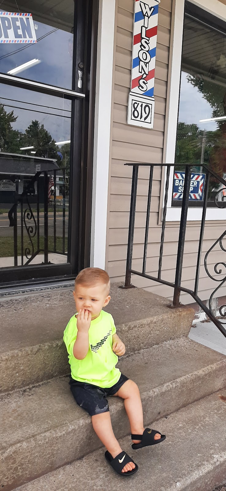 Wilson Barber Shop | 819 W Maumee St, Adrian, MI 49221, USA | Phone: (517) 263-9985