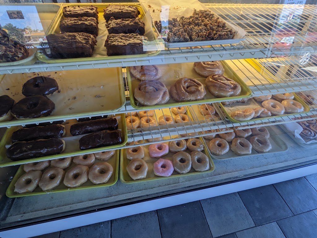 Missys Doughnuts & Bakery | 2323 E Noble Ave, Guthrie, OK 73044, USA | Phone: (405) 293-9530