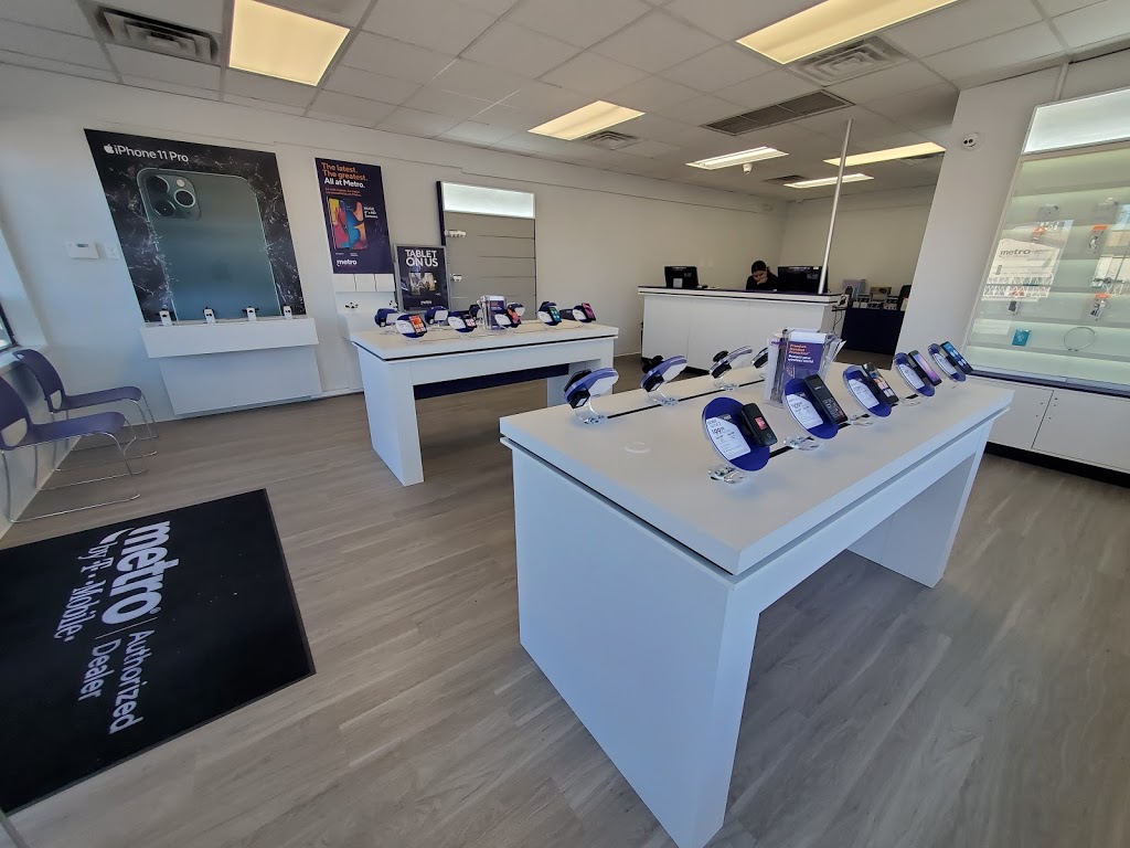 Metro by T-Mobile | 4915 E Charleston Blvd, Las Vegas, NV 89104, USA | Phone: (702) 202-6546