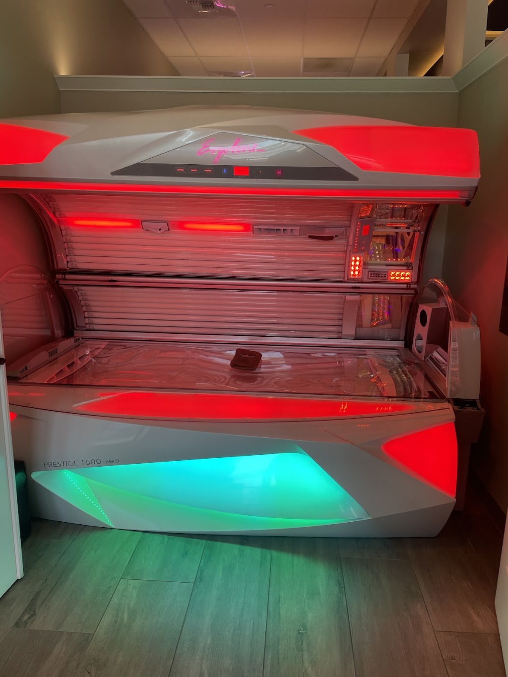 California Sun Wellness Spa | 2340 Sunrise Blvd #17, Gold River, CA 95670, USA | Phone: (916) 789-1034