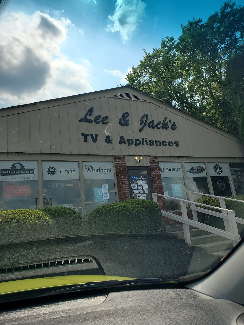 Lee & Jacks TV & Appliances | 681 College Dr, Batavia, OH 45103, USA | Phone: (513) 732-1162