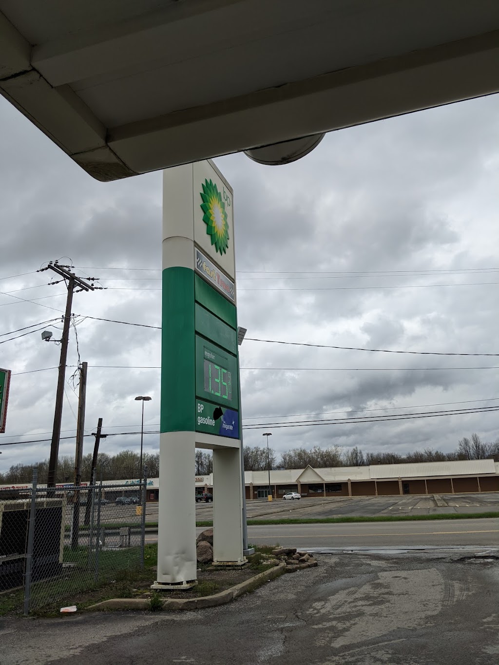 bp | 735 McCartney Rd, Youngstown, OH 44505, USA | Phone: (330) 744-3918