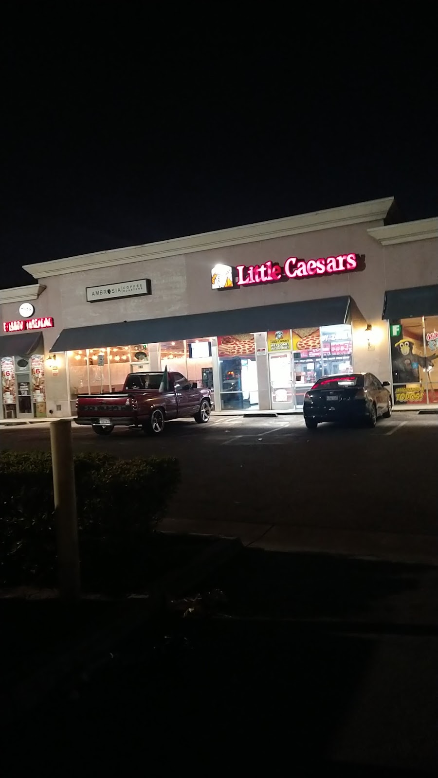 Little Caesars Pizza | 736 N Fries Ave, Wilmington, CA 90744, USA | Phone: (310) 830-0122