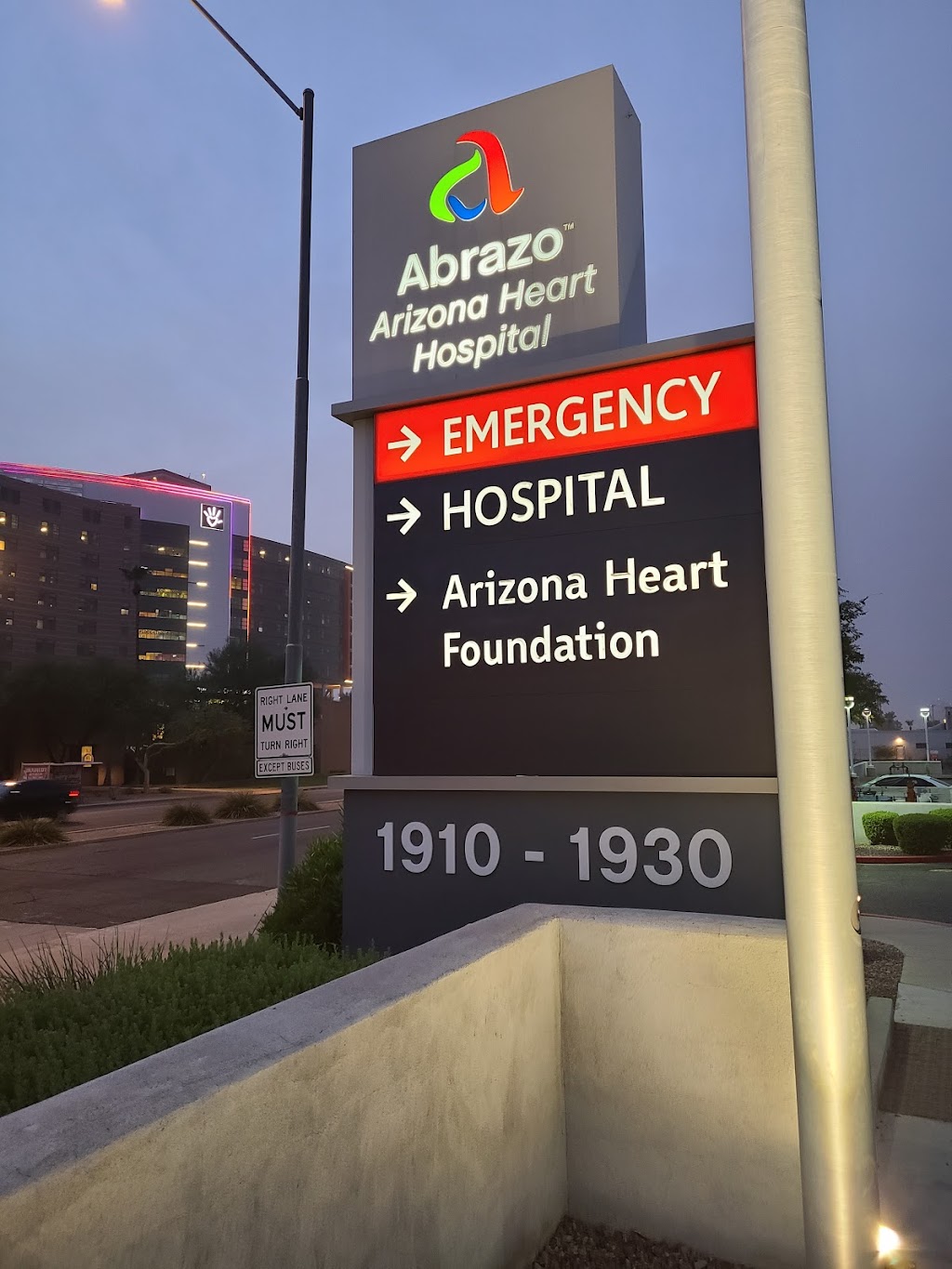 Arizona Heart Hospital Emergency Department | 1930 E Thomas Rd, Phoenix, AZ 85016, USA | Phone: (602) 532-1000