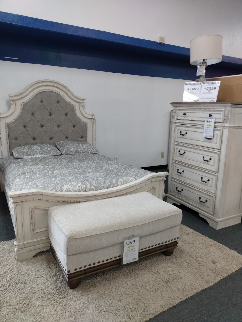 FAMSA Furniture | 425 Jefferson Blvd, Dallas, TX 75208, USA | Phone: (214) 946-8119