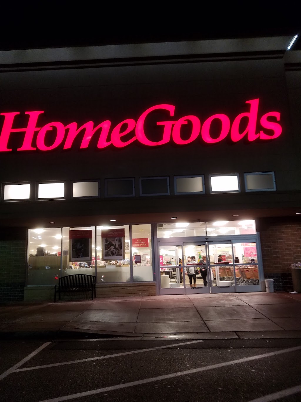 HomeGoods - department store  | Photo 4 of 10 | Address: 8345 3rd St N, Oakdale, MN 55128, USA | Phone: (651) 264-0207