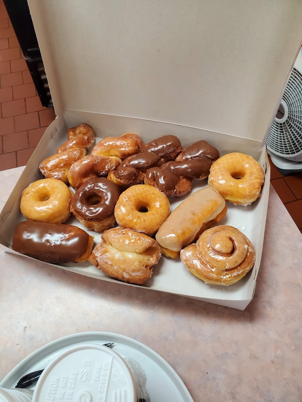 Sunrise Donuts | 2676 E Garvey Ave S, West Covina, CA 91791, USA | Phone: (626) 966-9215