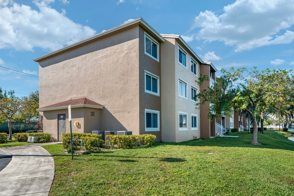 Summerlake Apartments | 5941 Summerlake Dr, Davie, FL 33314 | Phone: (954) 519-7825