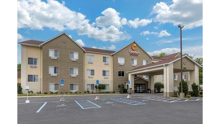 Comfort Suites Auburn near I-69 | 1137 W 15th St, Auburn, IN 46706, USA | Phone: (260) 570-4529