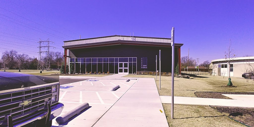 Town & Country School | 8906 E 34th St, Tulsa, OK 74145 | Phone: (918) 296-3113